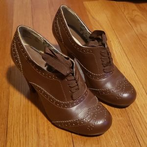 American Eagle Vintage Style Heels